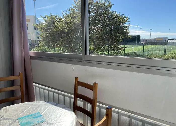 Avec Parking Privé à Balaruc-les-bains, Proche Stade - Fr-1-553-314 Apartamento